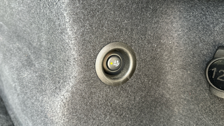 BMW 2 Series 225e xDrive Luxury 5dr DCT Hatchback